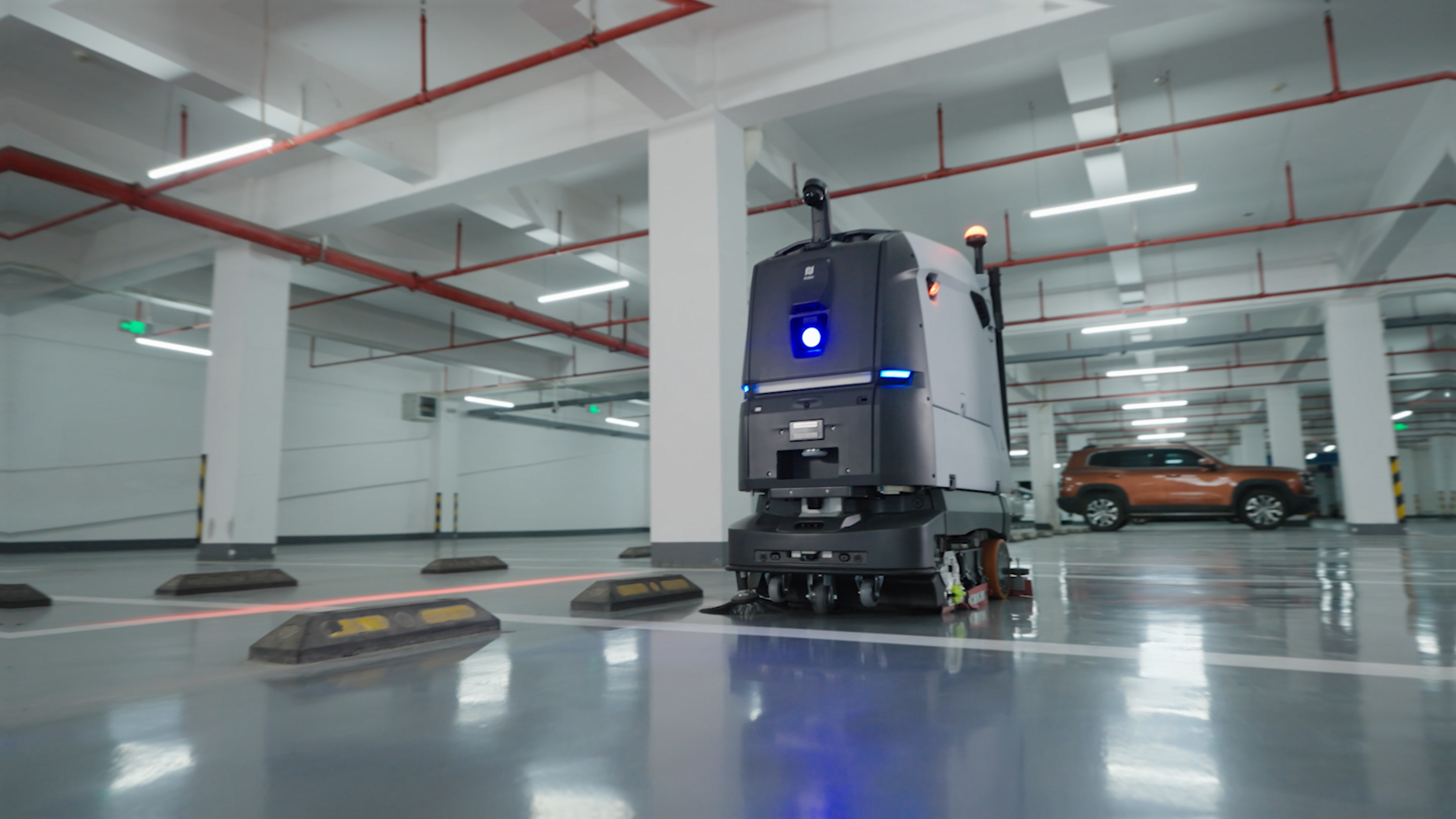 BG1 Cleaning Robot in Parking Garage