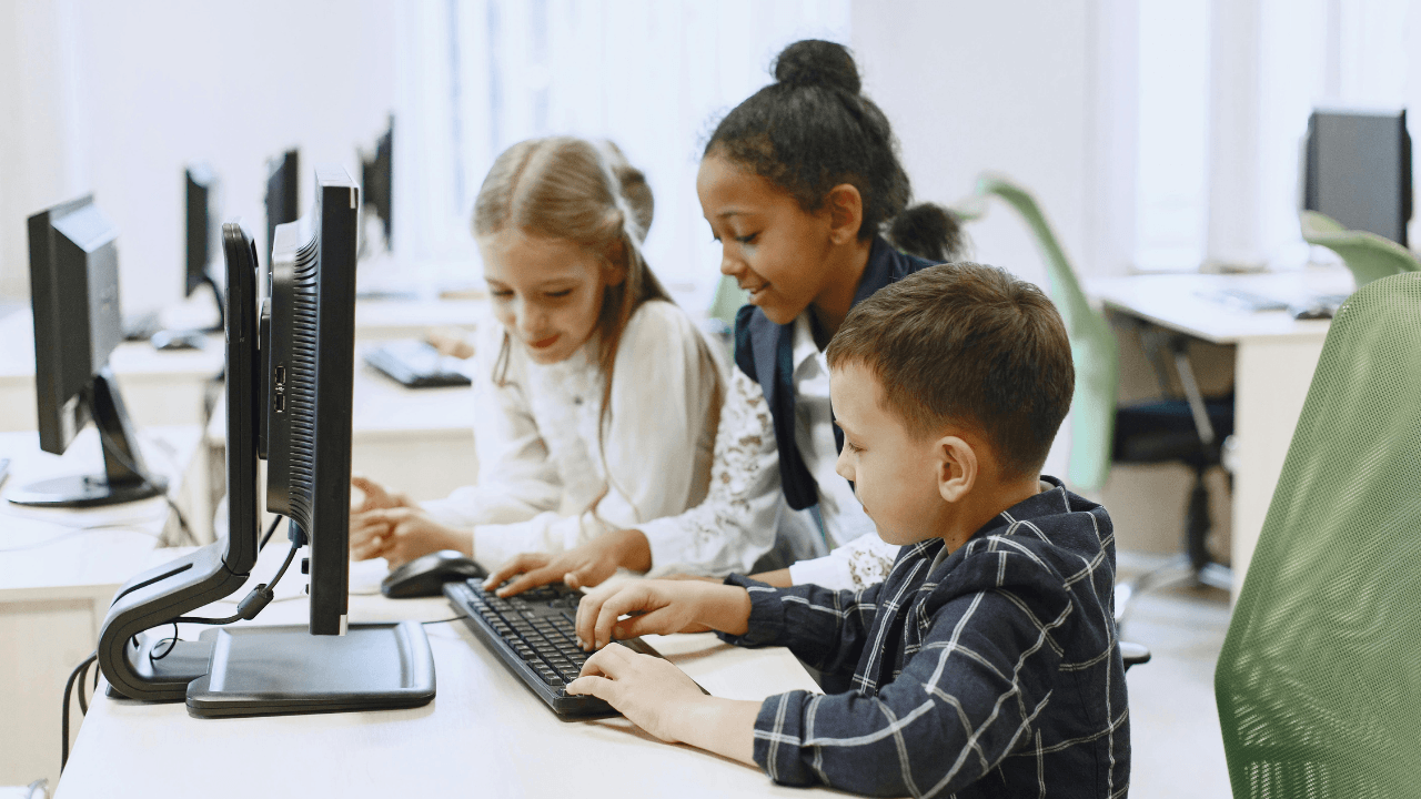 KIDS ON COMPUTER 