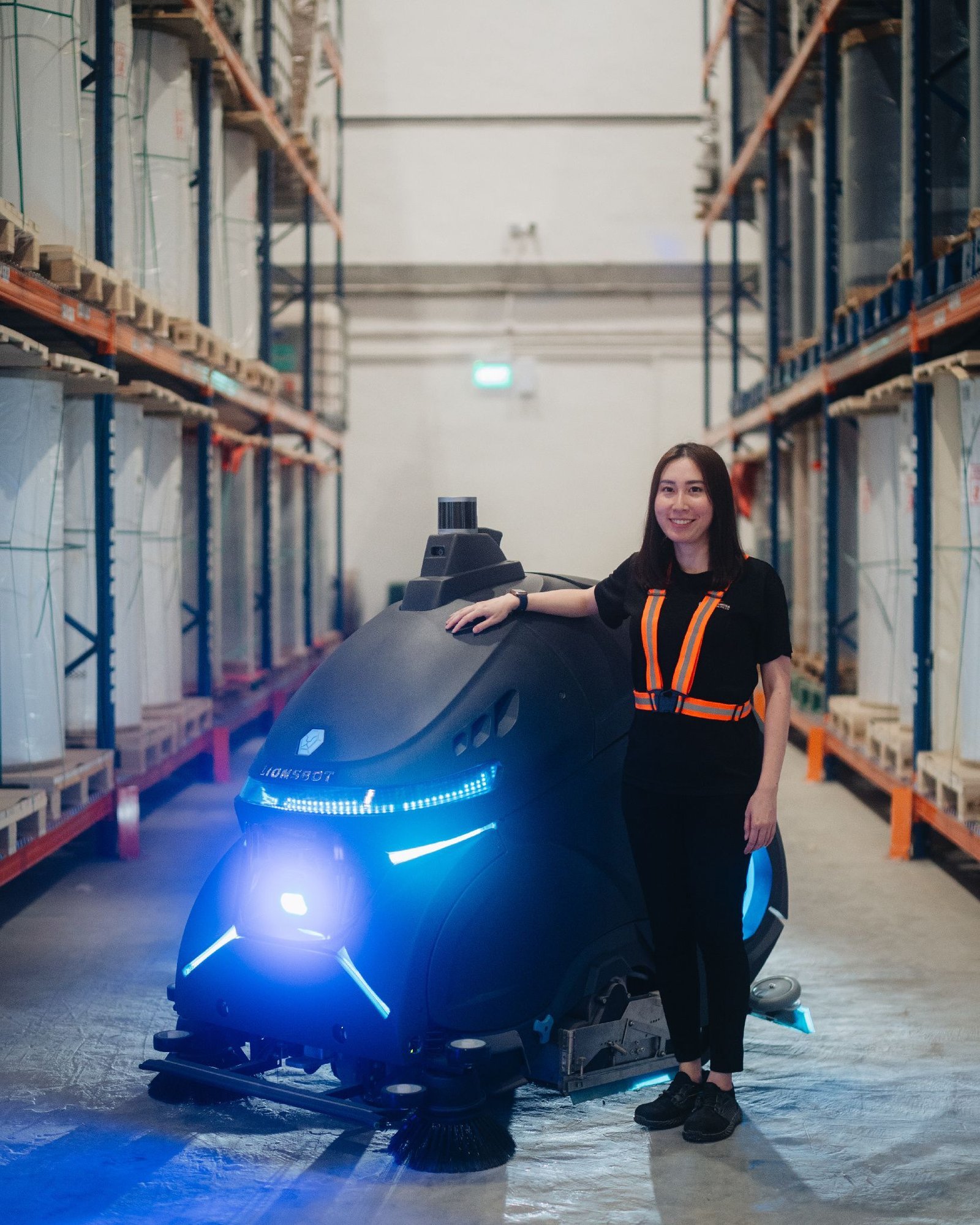 media página imagen rex cs warehouse-01