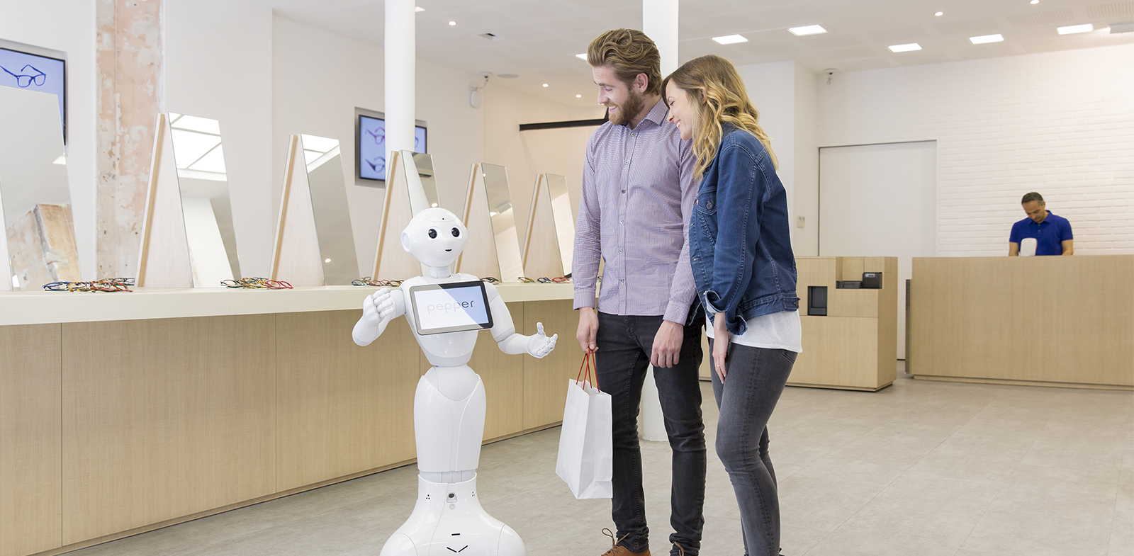 robots-business-attract-customers-pepper