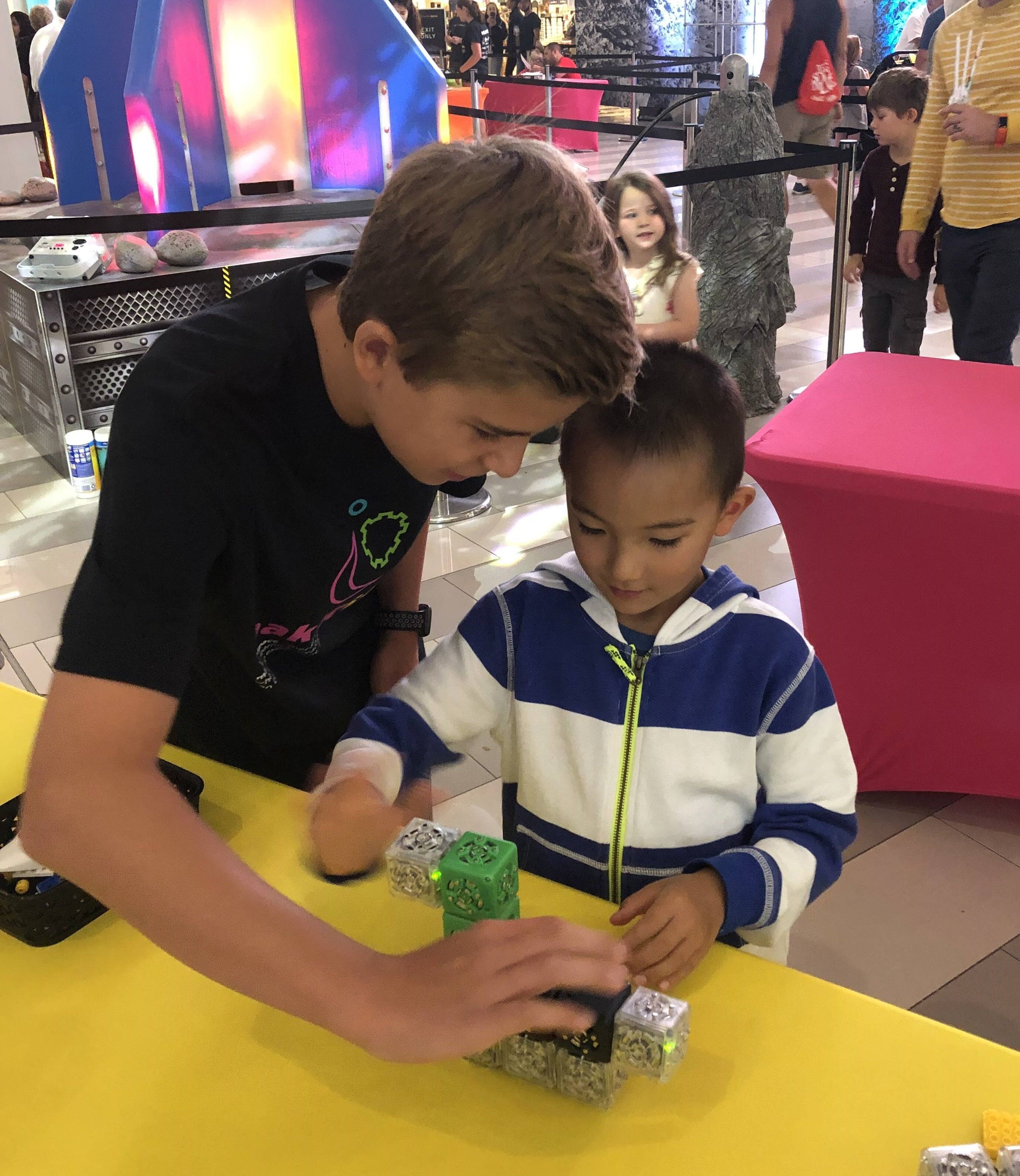 Feature a Teacher: Using Cubelets to run STEM and Robotics After-School Workshops