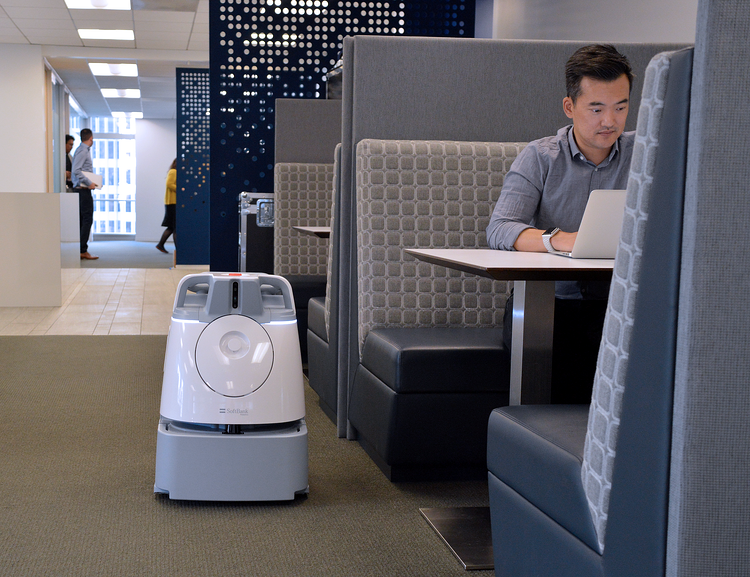 Best robots for cleaning high-traffic hotel areas