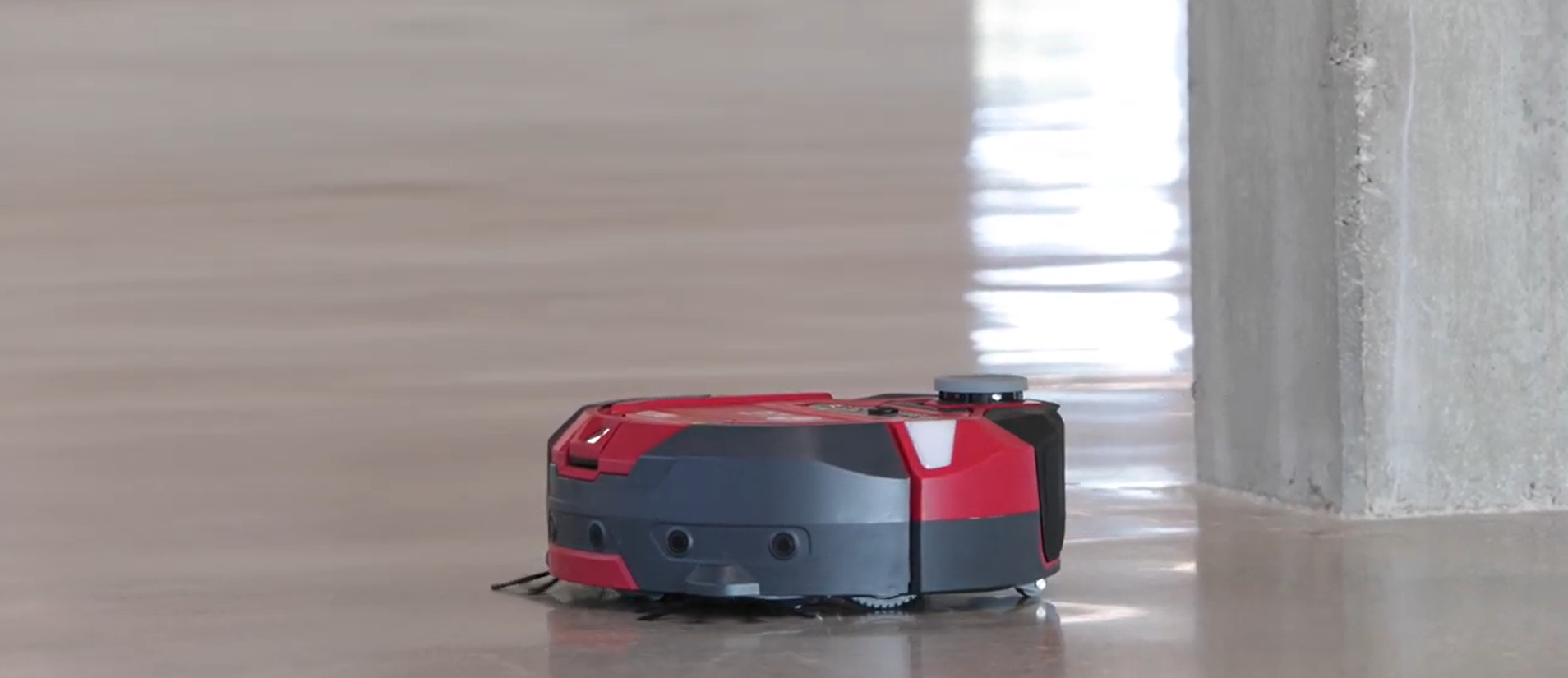 How Do Cleaning Robots Handle Different Flooring Types Commonly Found in Hotels